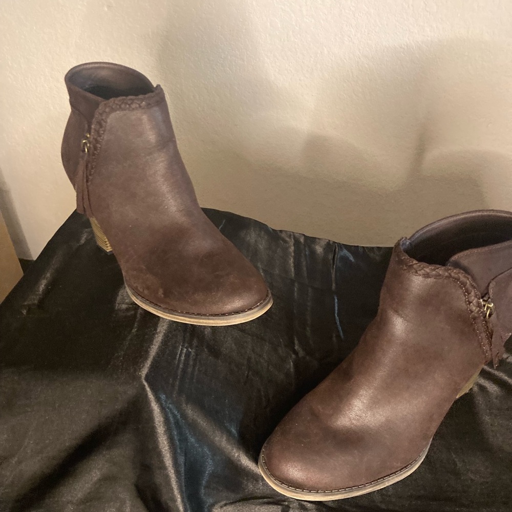 Rustic Boots - Picture 2 of 10